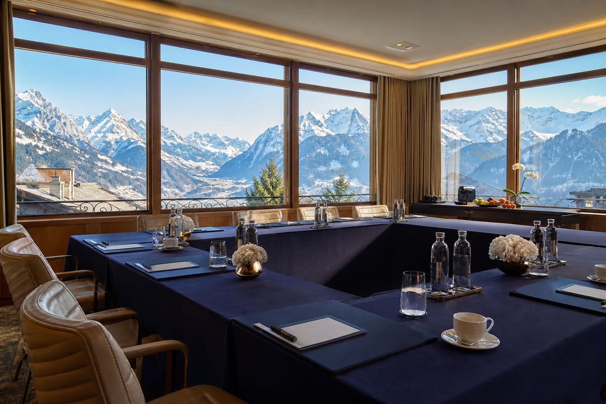 Exemple : salle de séminaire en station de montagne